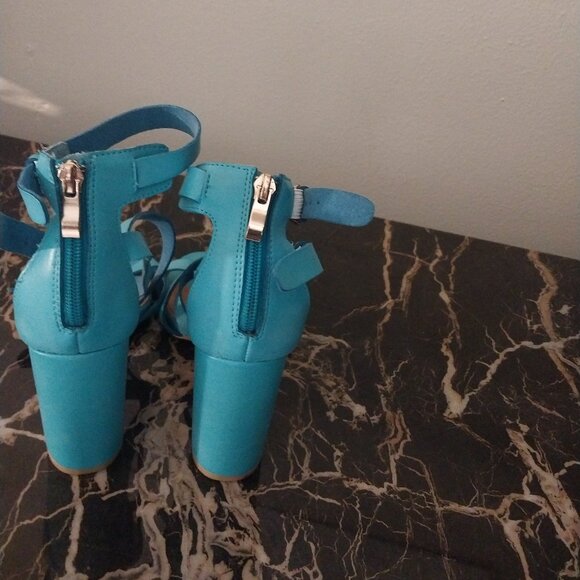 Modern Rush - Picture 5 of 7